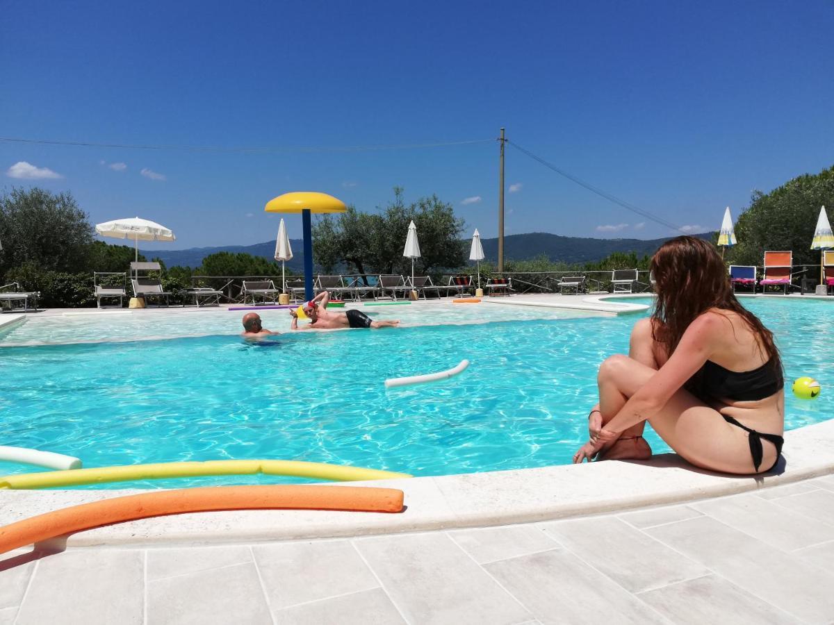 Cerquestra Camping Village Monte del Lago Exteriér fotografie