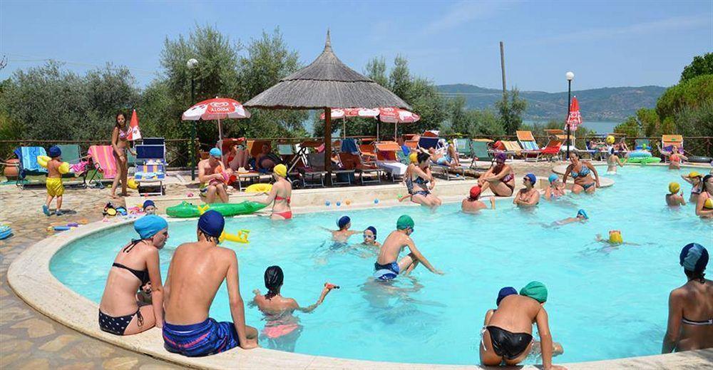 Cerquestra Camping Village Monte del Lago Exteriér fotografie