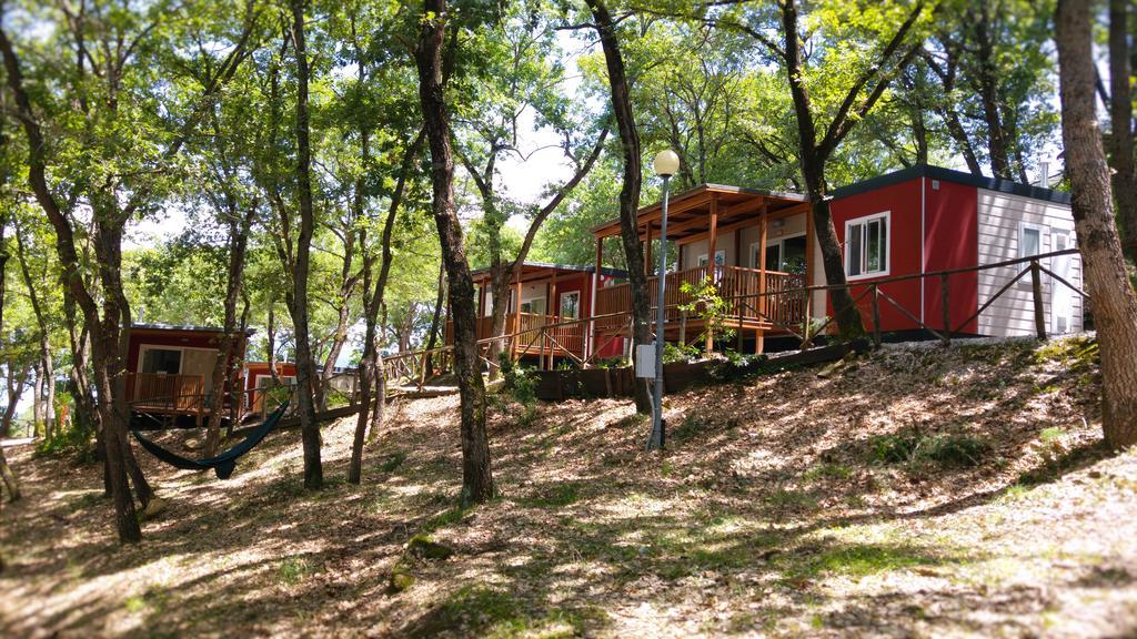 Cerquestra Camping Village Monte del Lago Exteriér fotografie