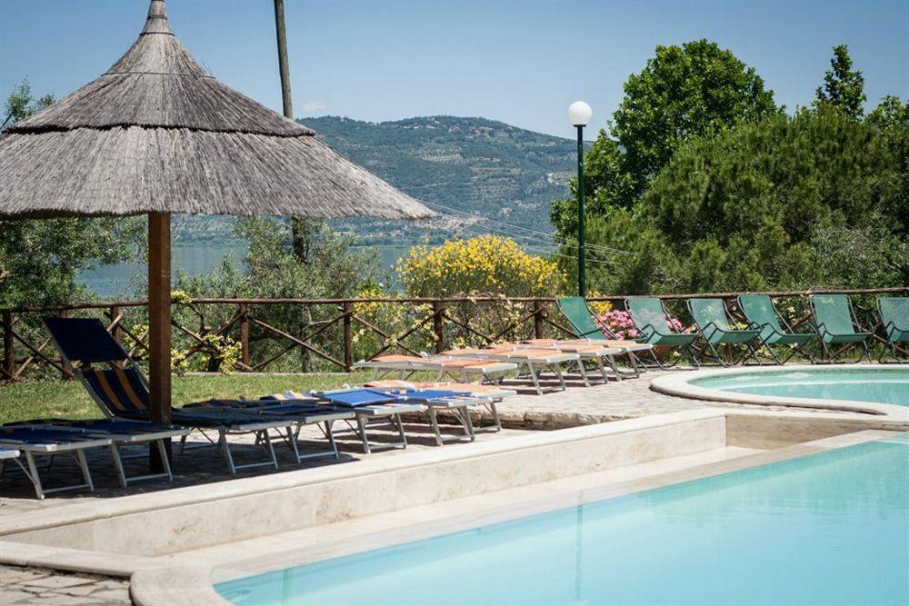 Cerquestra Camping Village Monte del Lago Exteriér fotografie