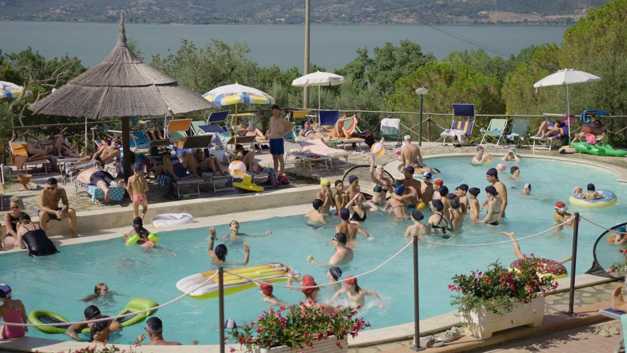Cerquestra Camping Village Monte del Lago Exteriér fotografie
