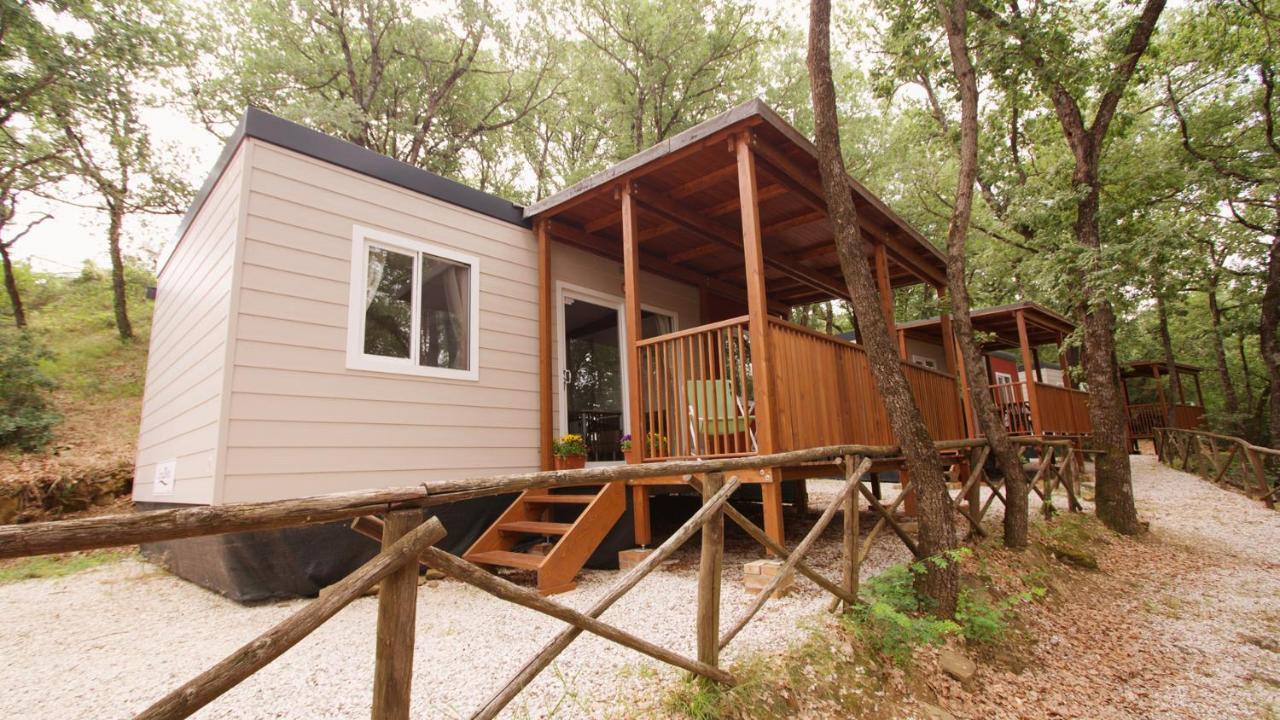 Cerquestra Camping Village Monte del Lago Exteriér fotografie